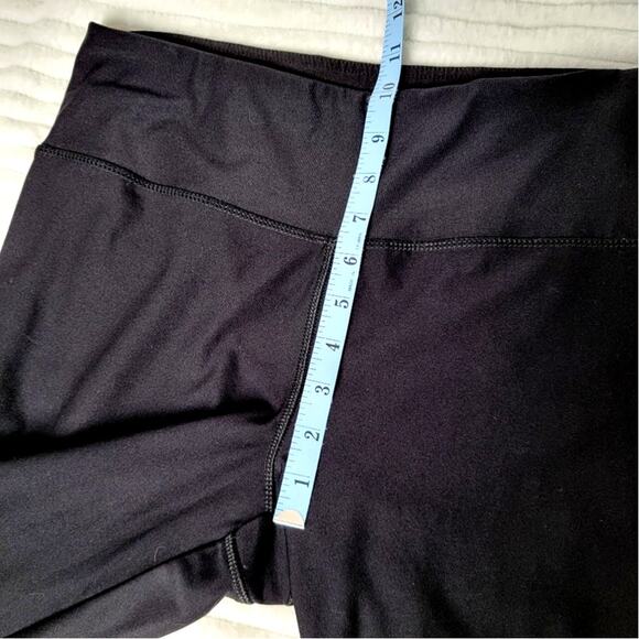 VOGO Athletica Black Laser Cut Active Leggings Women’s Size Large Yoga Pilates - Picture 4 of 6